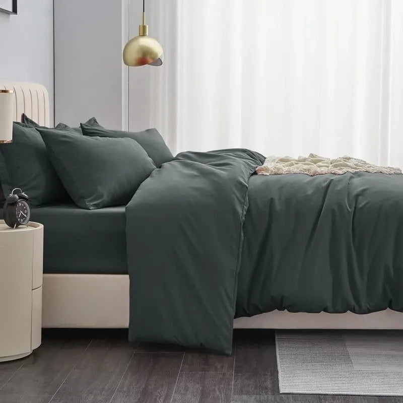 Bloomscape Venetian Leaf Quilt / Doona / Duvet Cover set