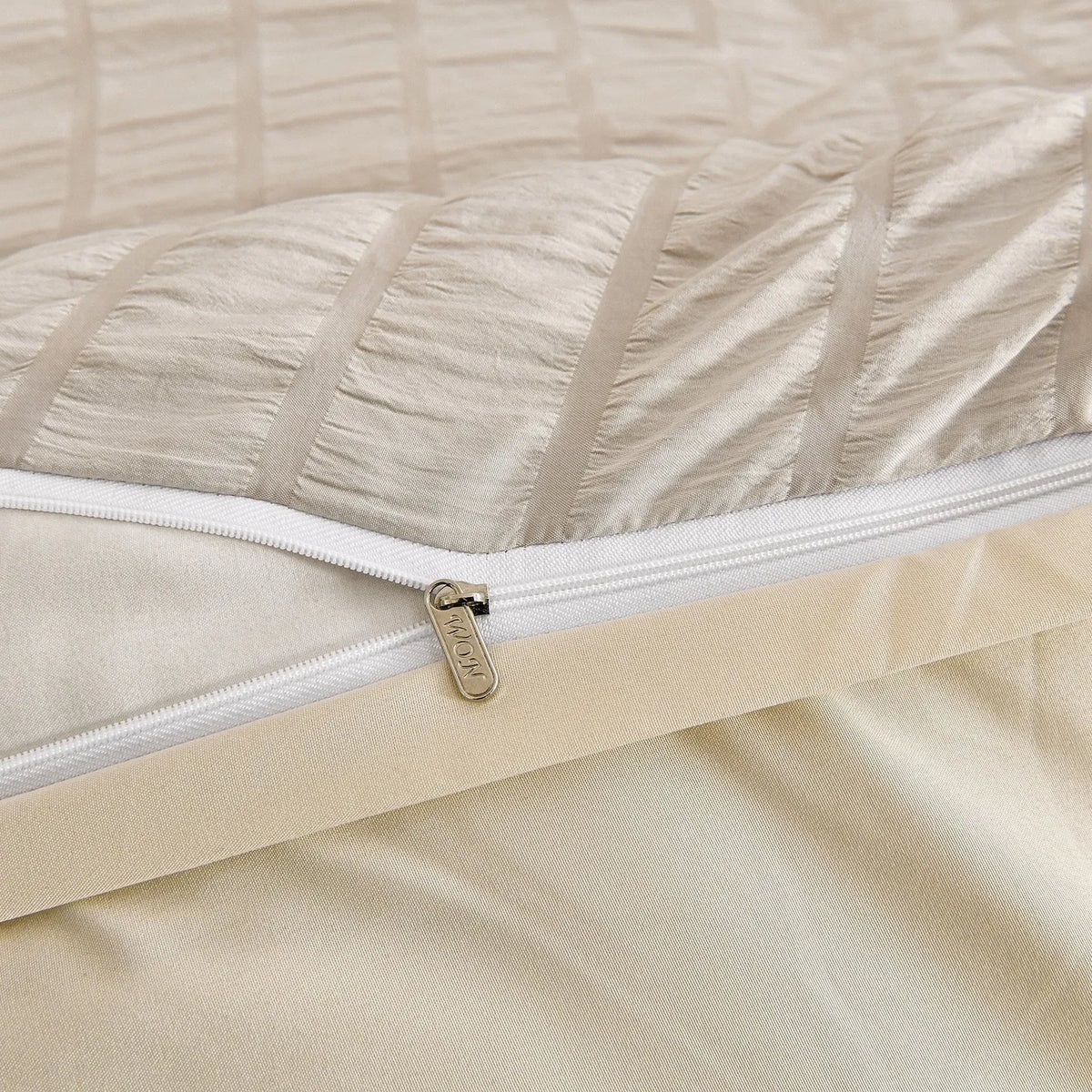 Stripe Lombardy Serenity Quilt / Doona / Duvet Cover set
