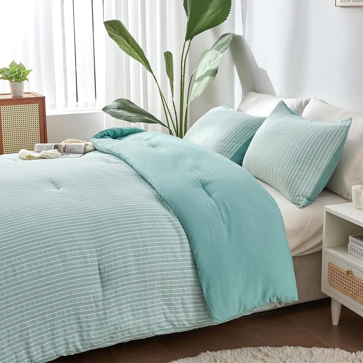 Stripe Avignon Gallery Quilt / Doona / Duvet Cover set