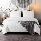 Seersucker White Valencia Dream Quilt / Doona / Duvet Cover set