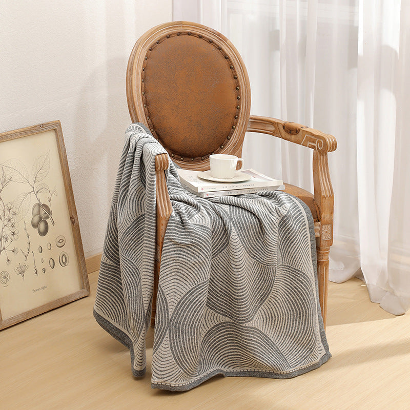 Grey Luxurious Paisley Jacquard Throw Blanket - Soft Wool Blend with Tassels, 120x150cm, Lightweight Sofa & Nap Blanket