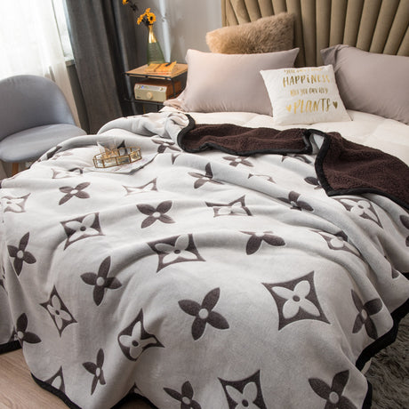 Brown Lucky Four-Leaf Clover 100x150CM Premium Double-Sided Print Flannel Blanket - Soft All-Season Air Conditioning Throw for Office Nap & Travel