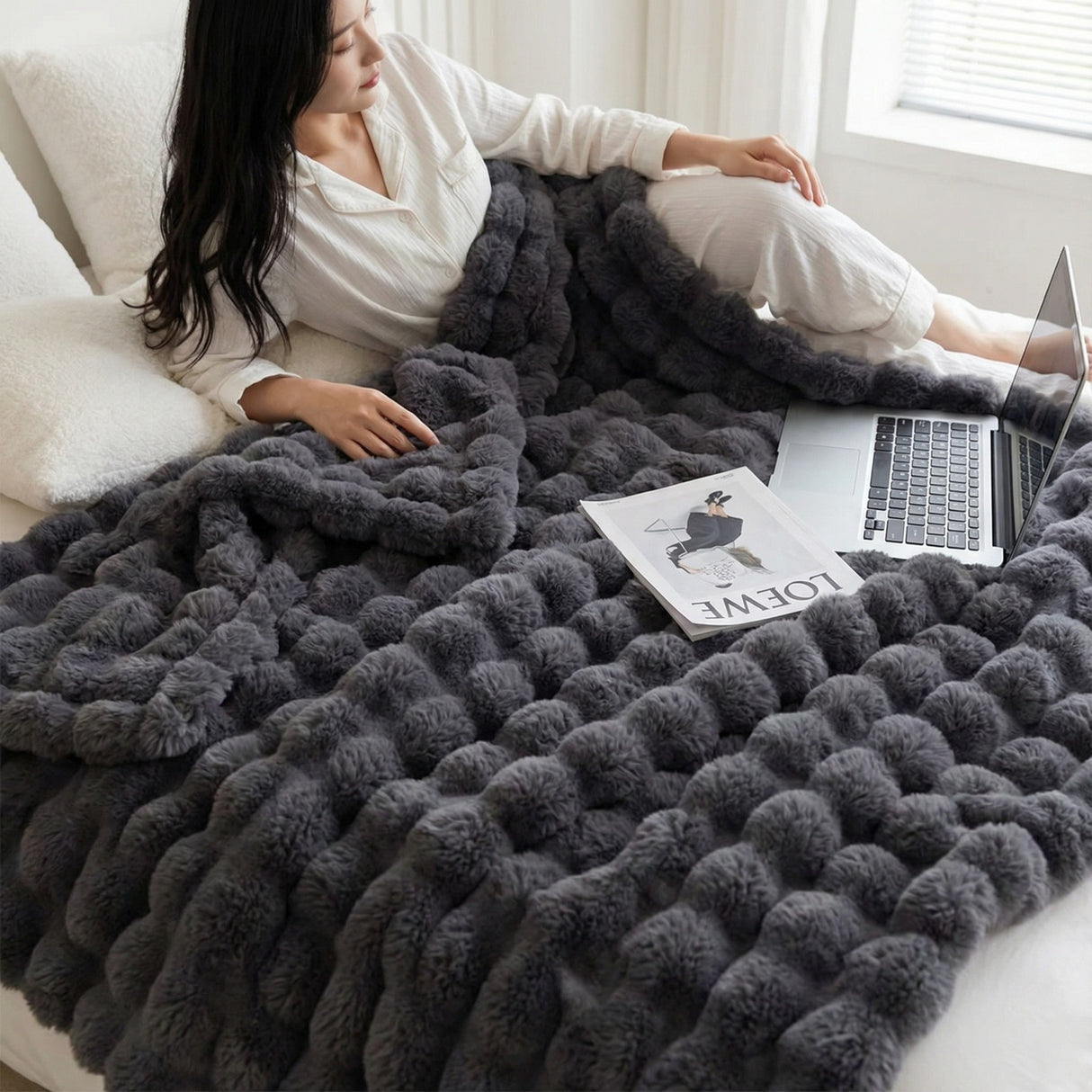Black Grey Luxury Tuscany Fleece Rabbit Fur Bubble Blanket (140 x 200 CM) - Double-Sided Thickened Soft Plush Bedding & Sofa Throw