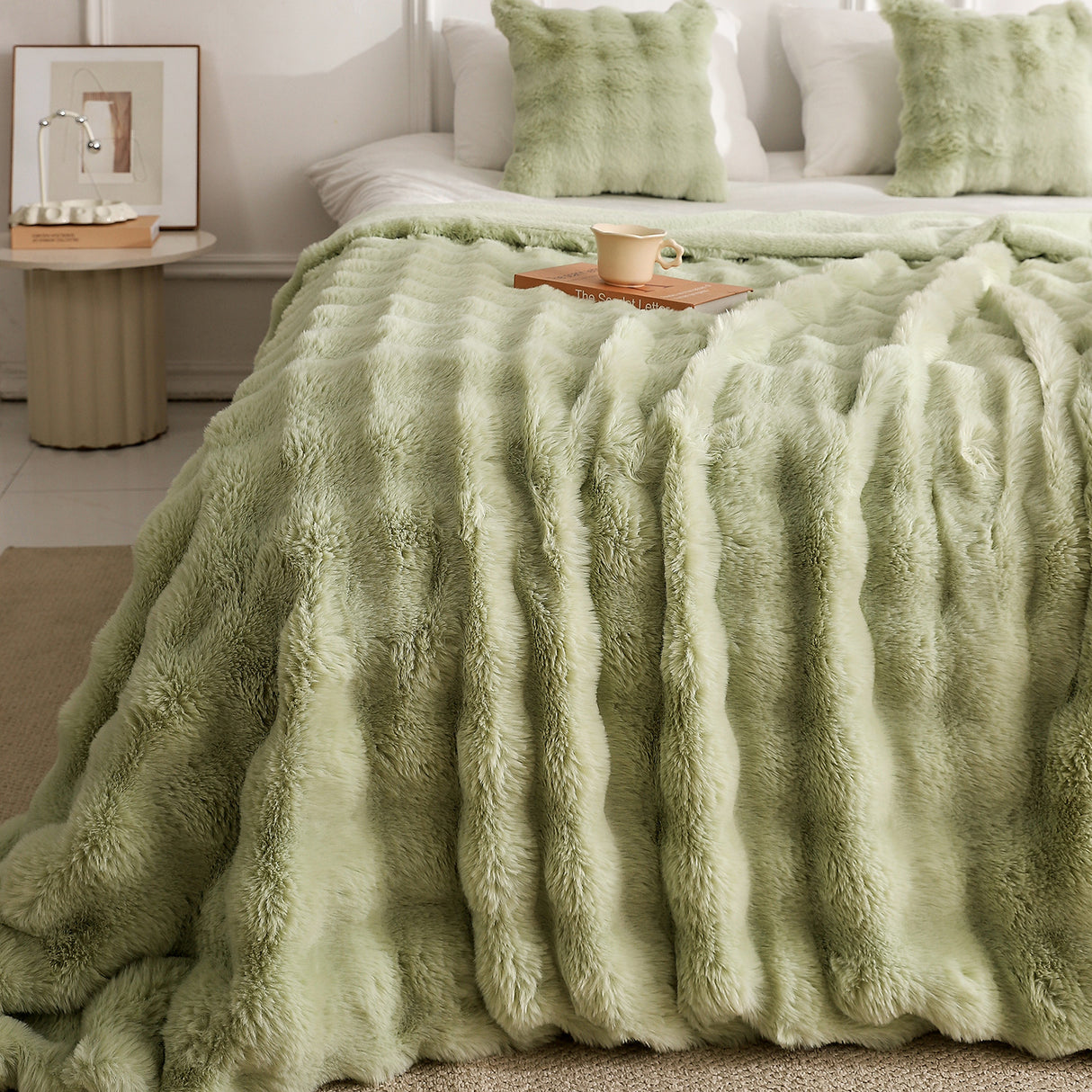 Green Luxury Tuscany Fleece Rabbit Fur Bubble Blanket - Double-Sided Thickened Soft Plush Large Bedding Set(180x200 CM Large Blanket + 2 Pack 45x45 CM Cushion Cover)