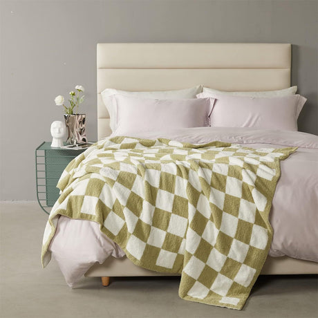 Black and White Premium Knitted Checkerboard Throw Blanket(130 x 150 CM) - Soft Half-Velvet Fleece Nap Blanket, Couch Throw & Office Decorative Wrap