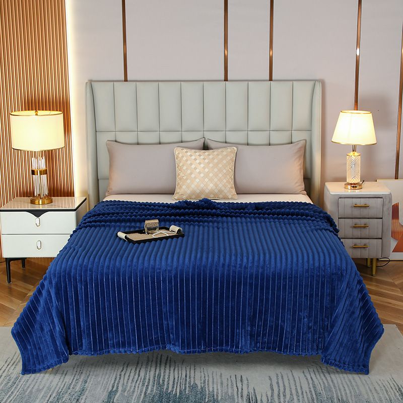100*150cm Blue Solid Colour Flannel Throw Blanket - Thick Double-Sided Fleece with Ribbed Texture - Soft throw blanket& Lightweight for Sofa, Bed, Office Nap, Air-Conditioned Rooms - Durable, Machine Washable, Non-Shedding