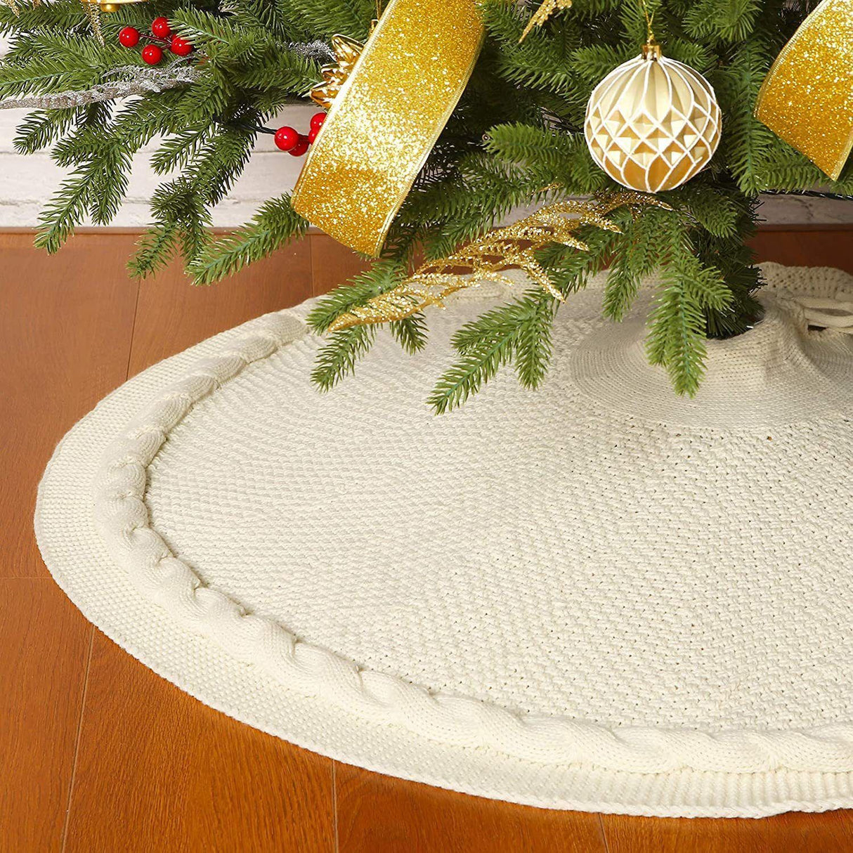 Knitted Christmas Tree Skirt 48 Inch White Round Tree Base Cover with Cable Knit Border Soft Holiday Tree Skirt Rustic Christmas Decor for Home Fireplace Party Festive Gift Display
