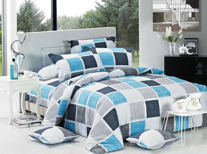 Blue & white queen quilt cover