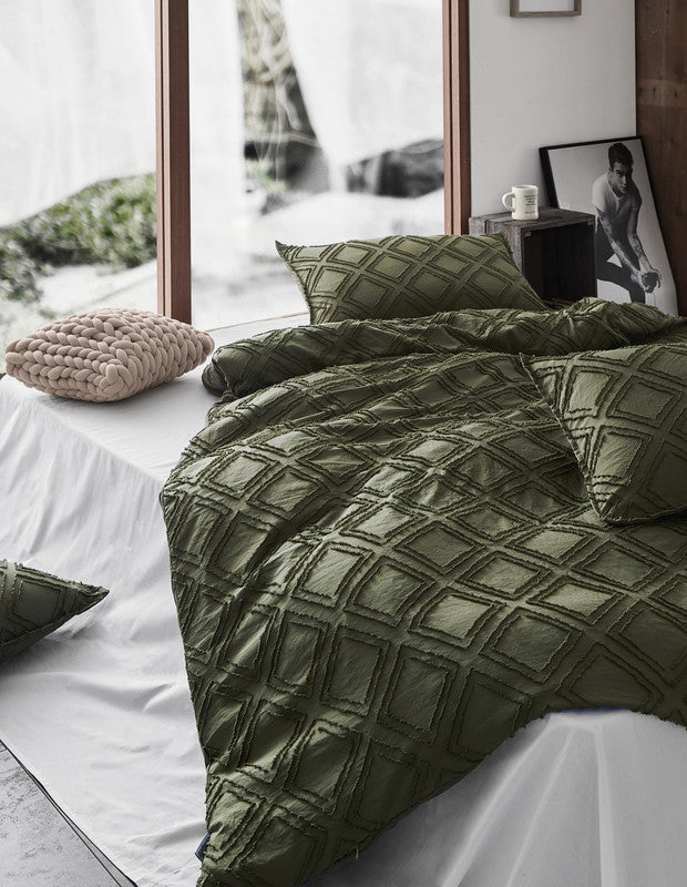 100% Premium Tufted Microfibre Quilt Cover Set - Ultra-Soft, Durable Embroidery Bedding Comforter Set - Machine Washable & Zipper Closure - Khaki Green - Single
