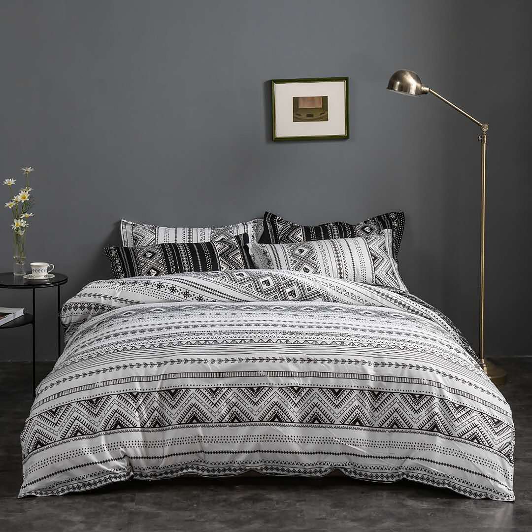 Hugo Reversible Queen Size Duvet Quilt Cover Set