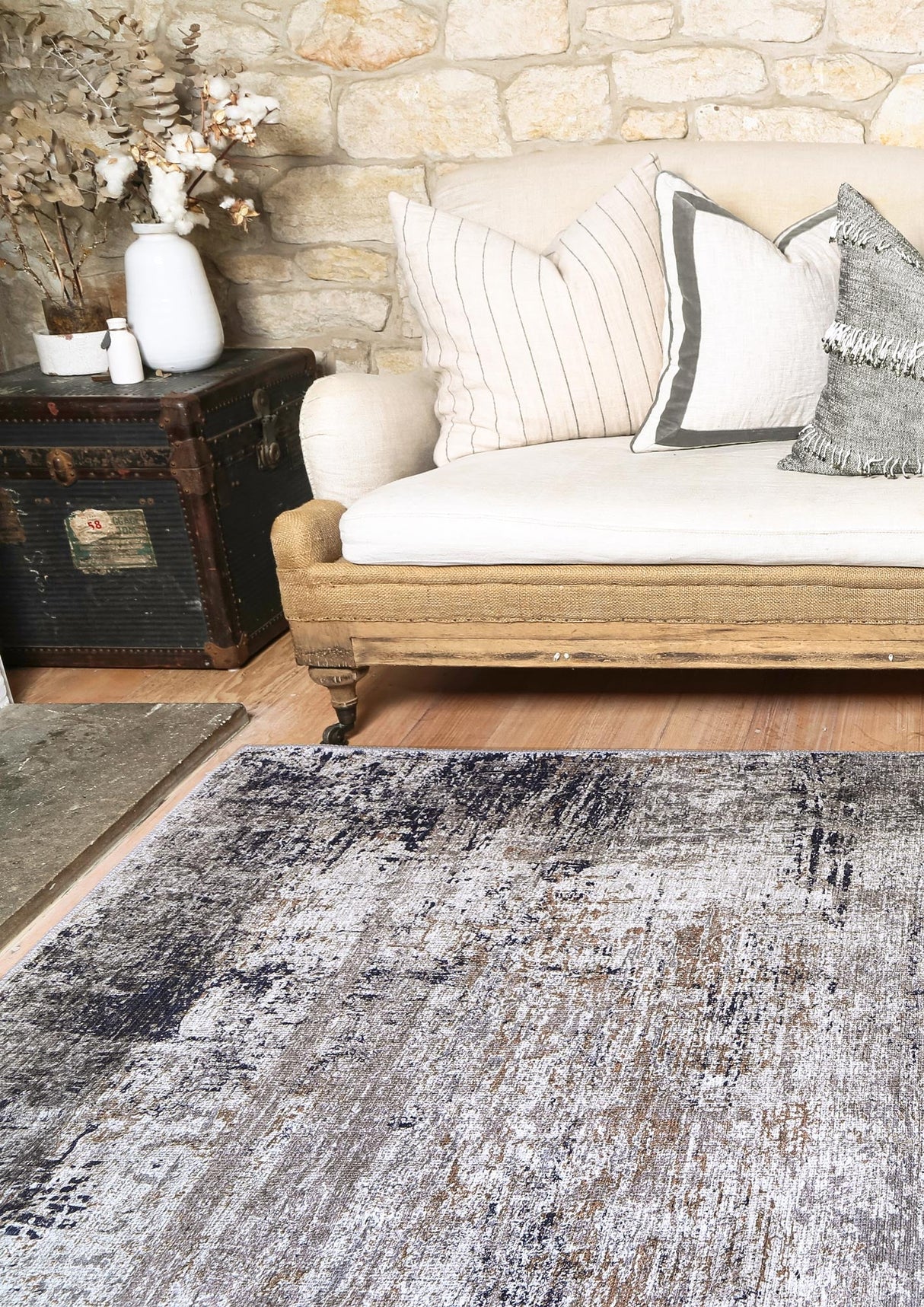 vintage-crown-elizabeth-ash-beige-distressed-vintage-rug 80x300